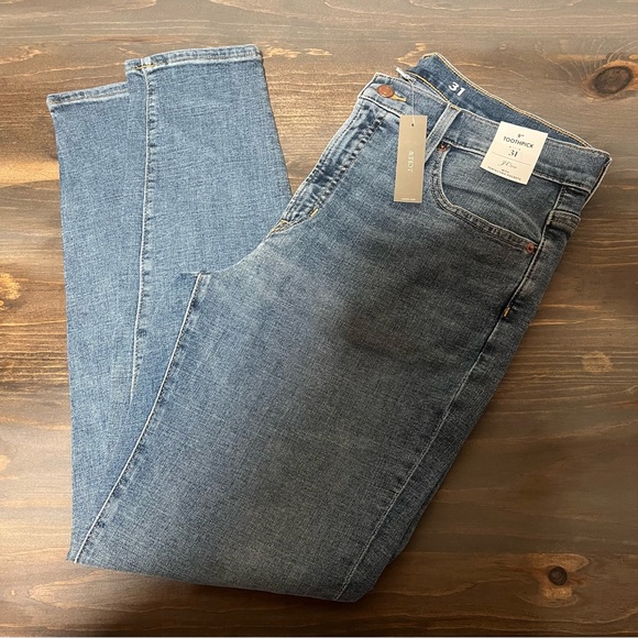 NWT J. Crew 9” Toothpick Jeans with Perfecting Pockets, size 31 - Picture 3 of 6